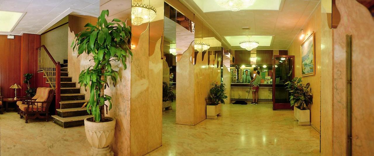 Hotel Continental Calella Bagian luar foto