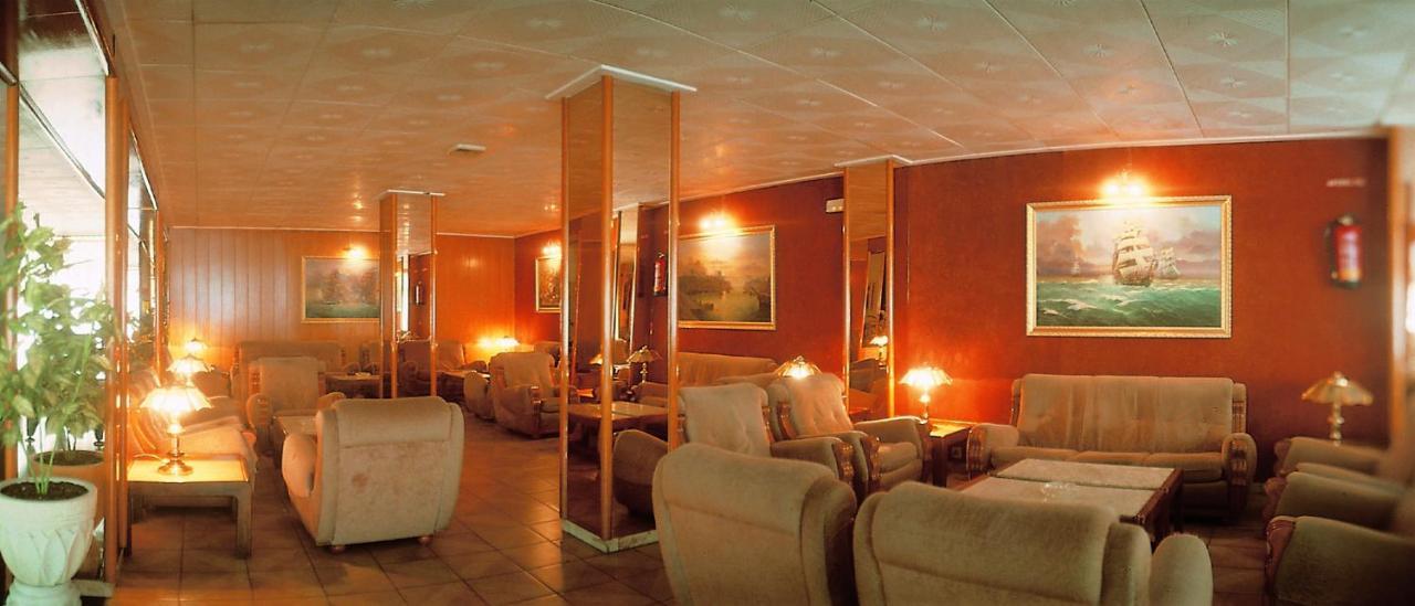 Hotel Continental Calella Bagian luar foto