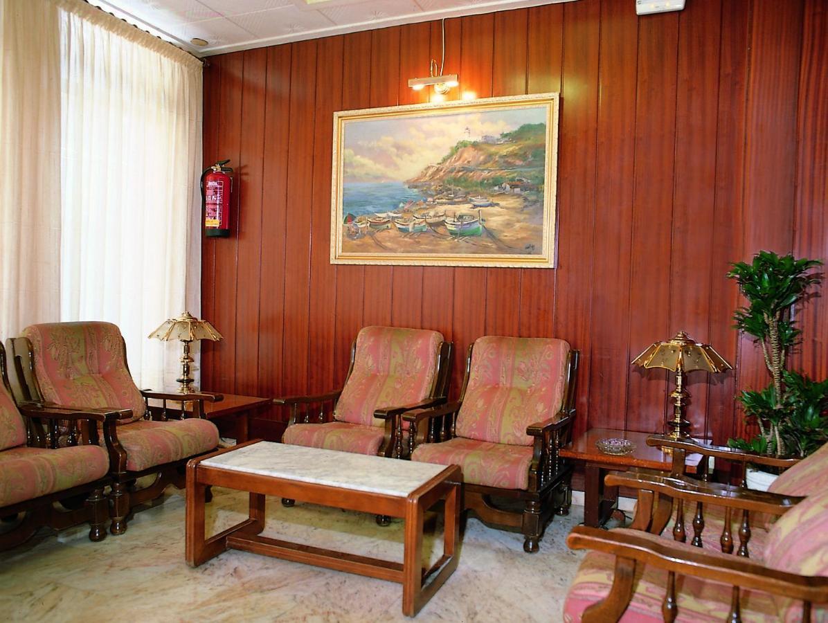 Hotel Continental Calella Bagian luar foto