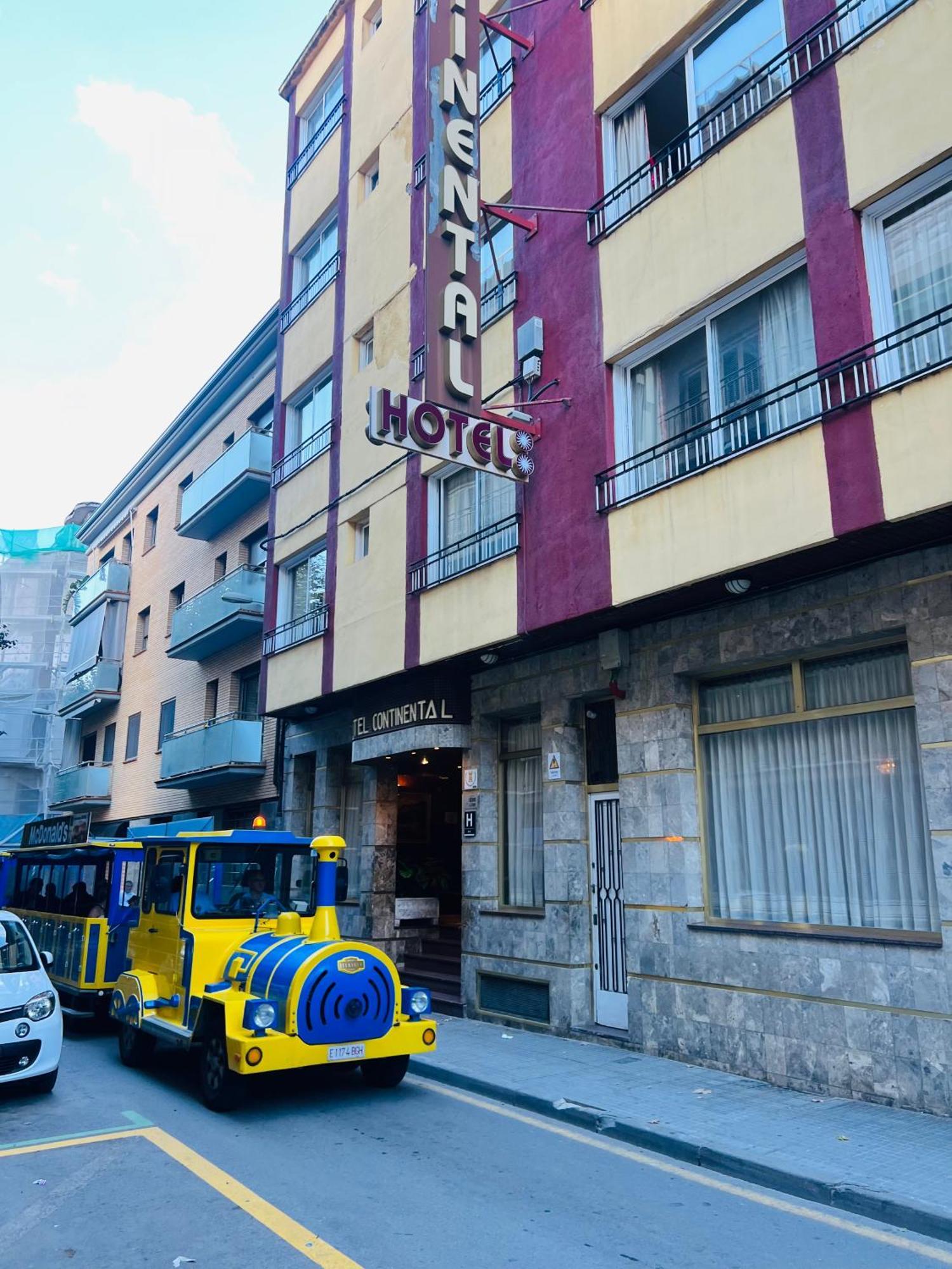 Hotel Continental Calella Bagian luar foto